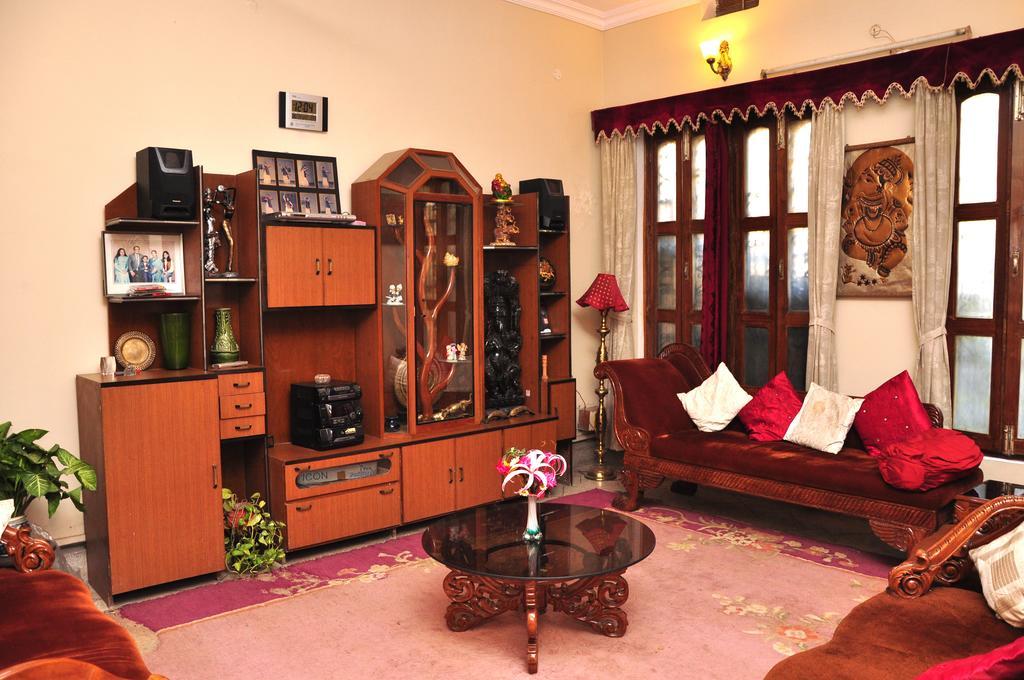 Appartamento Aashray Varanasi Esterno foto